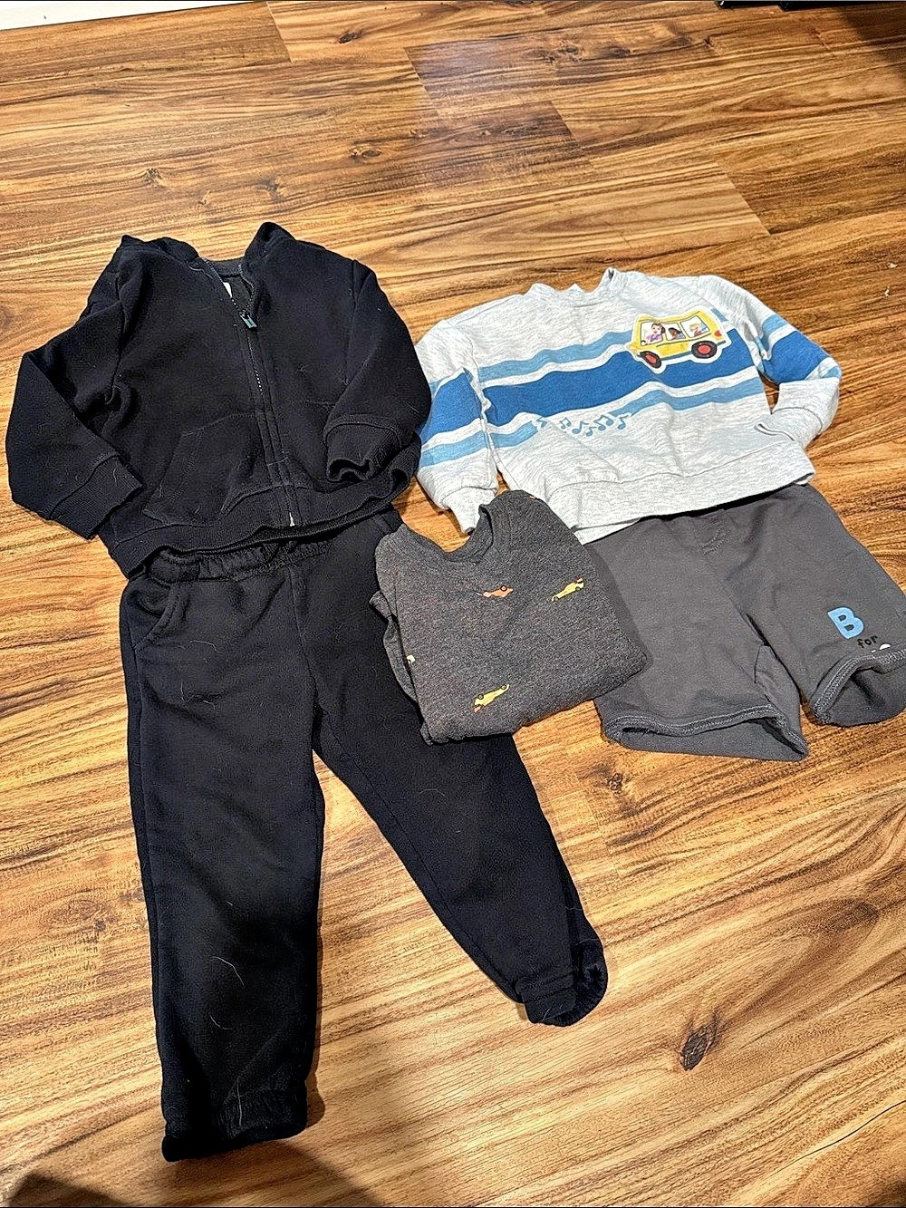Old Navy Boys/Cat & Jack 2T 4-Piece Outfit Set in Black & Gray Ms. Rachel